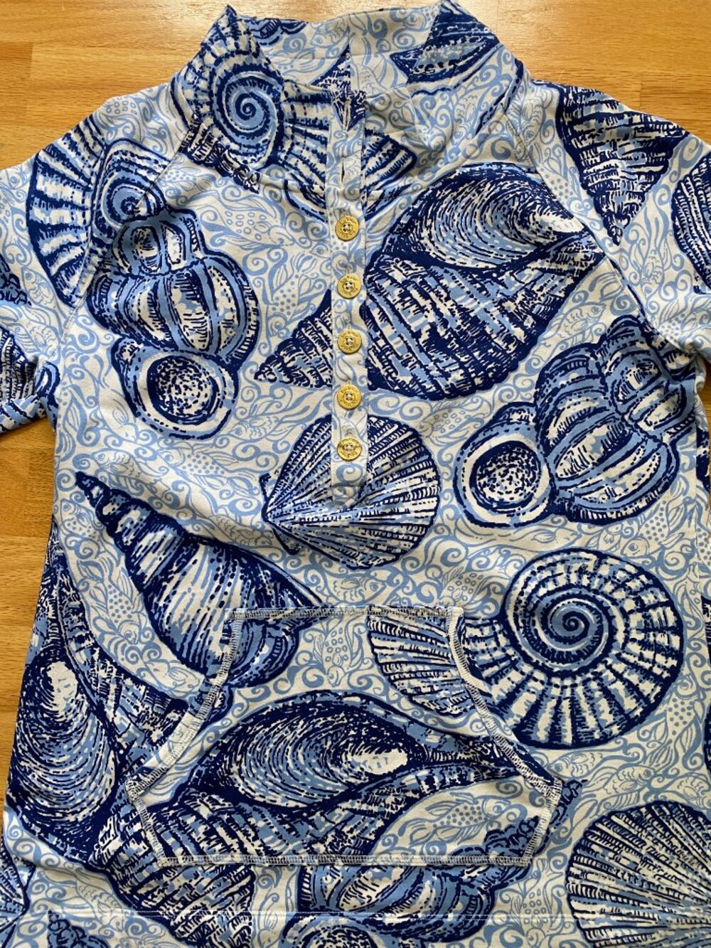 Lily Pulitzer pop-over, 3 quarter buton top - Picture 2 of 4